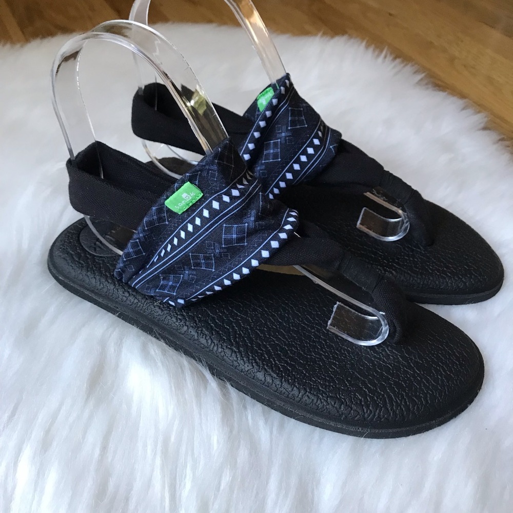 NWOT Sanuk Yoga Mat Geometric Sandals